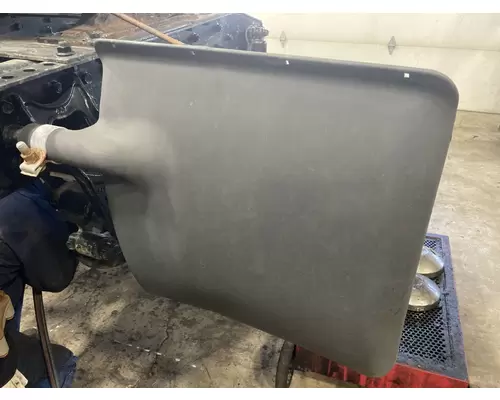 International 4900 Accessory Fender