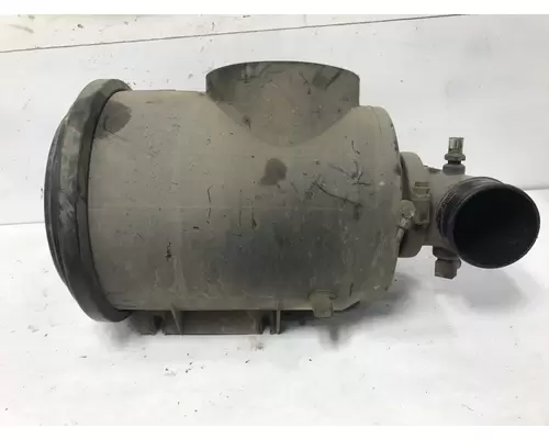 International 4900 Air Cleaner