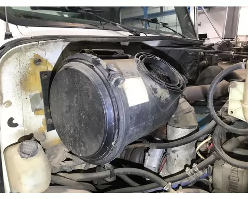 International 4900 Air Cleaner