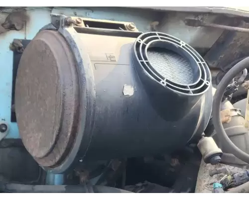 International 4900 Air Cleaner