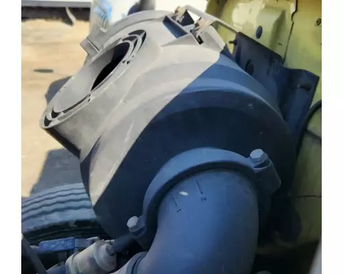 International 4900 Air Cleaner