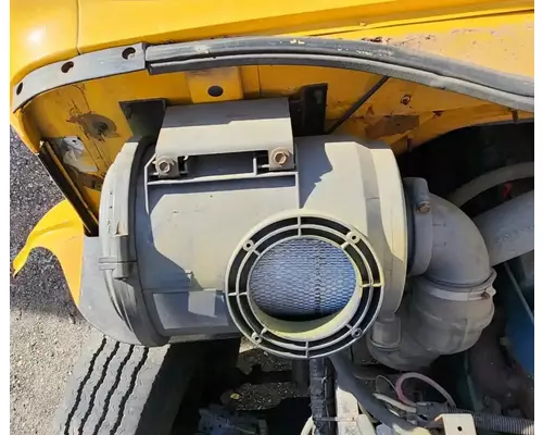 International 4900 Air Cleaner