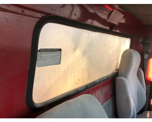 International 4900 Back Glass