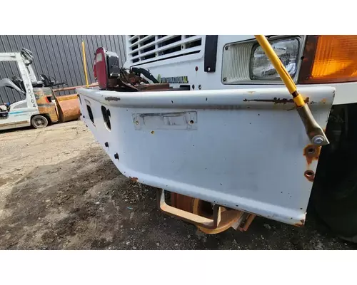 International 4900 Bumper Assembly, Front