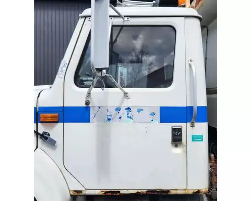 International 4900 Cab