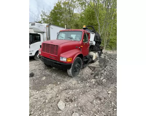 Complete Vehicle INTERNATIONAL 4900 2679707 Ontario Inc