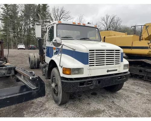 Complete Vehicle INTERNATIONAL 4900 WG Truck Centre