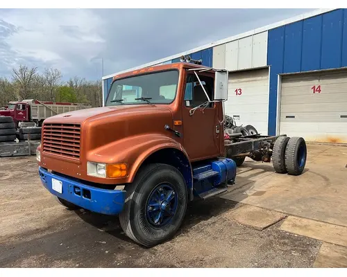 Complete Vehicle INTERNATIONAL 4900 Truck Salvage International Inc