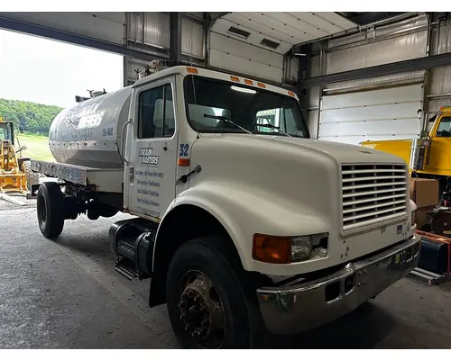 Complete Vehicle INTERNATIONAL 4900 Dutchers Inc   Heavy Truck Div  Ny