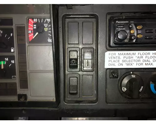 International 4900 Dash Assembly