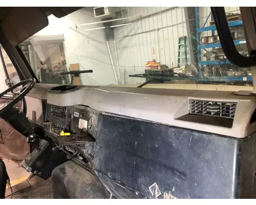 International 4900 Dash Assembly