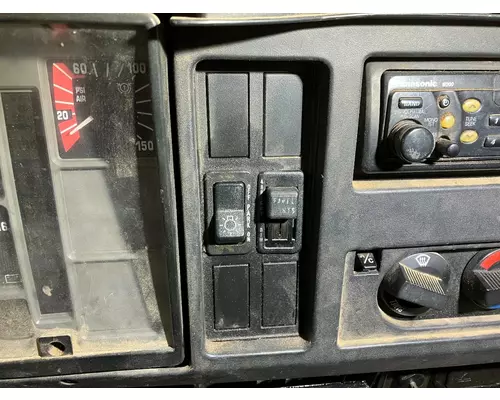 International 4900 Dash Assembly