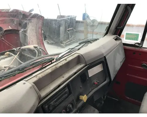 International 4900 Dash Assembly