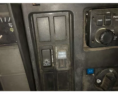 International 4900 Dash Assembly
