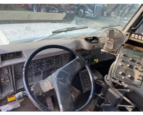 International 4900 Dash Assembly