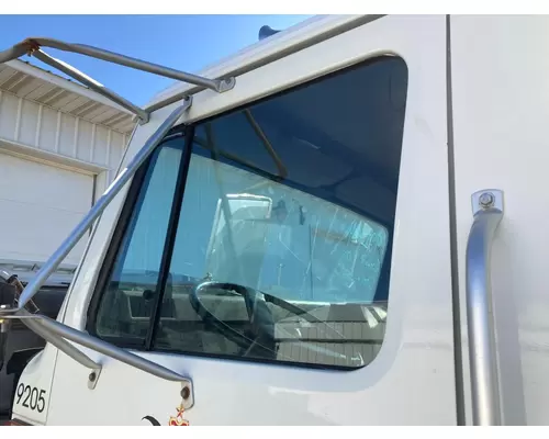 International 4900 Door Glass, Front