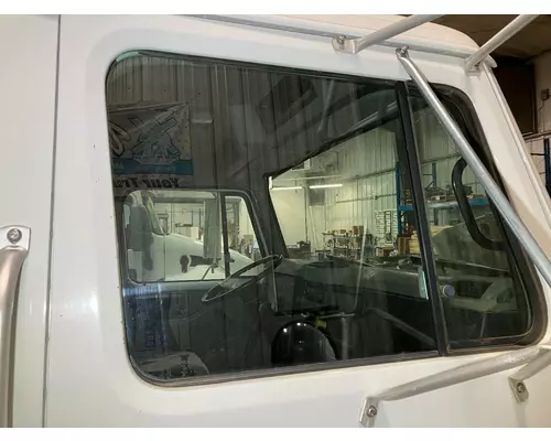 International 4900 Door Glass, Front