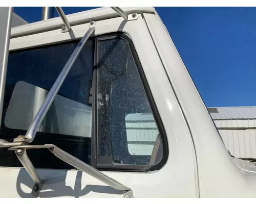 International 4900 Door Vent Glass, Front