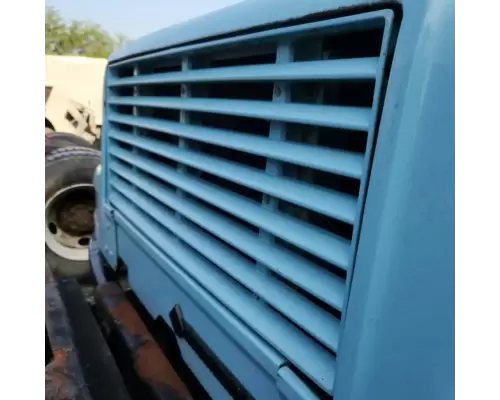 International 4900 Grille