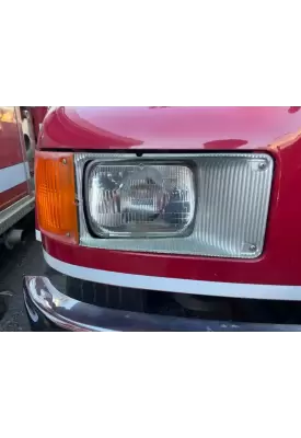 International 4900 Headlamp Assembly