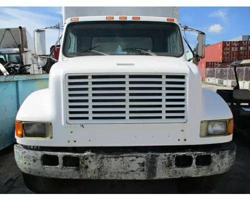 Hood INTERNATIONAL 4900 LKQ Heavy Truck - Tampa