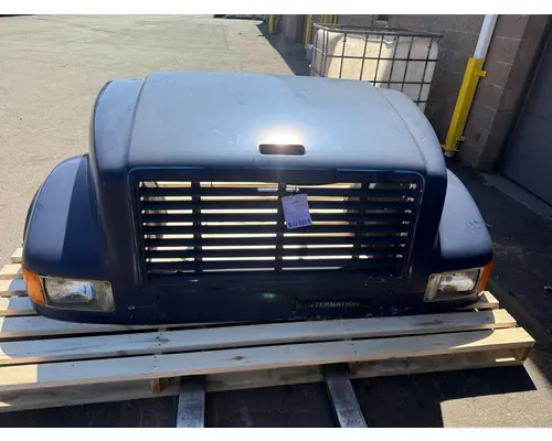Hood INTERNATIONAL 4900 Camerota Truck Parts