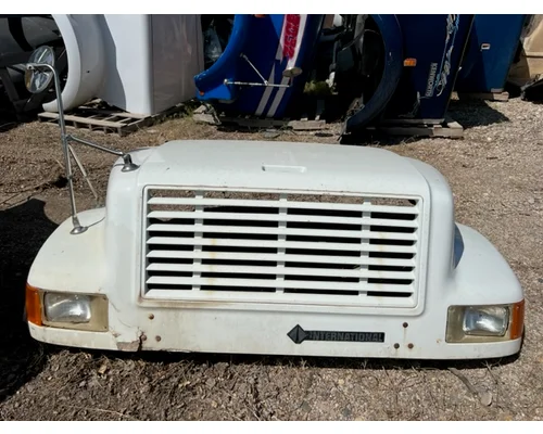 Hood INTERNATIONAL 4900 Vriens Truck Parts