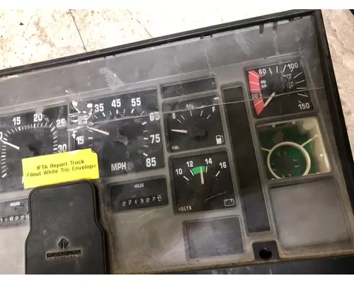 International 4900 Instrument Cluster