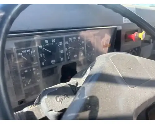 International 4900 Instrument Cluster