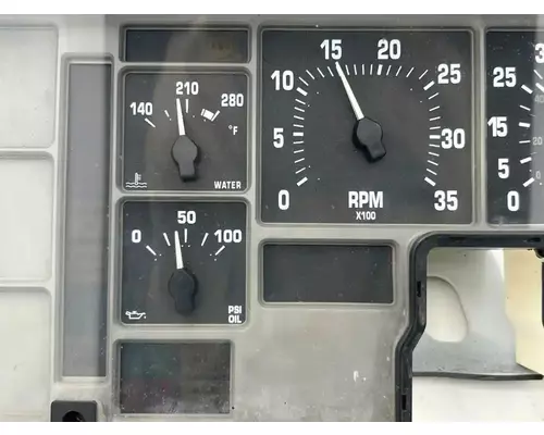 International 4900 Instrument Cluster