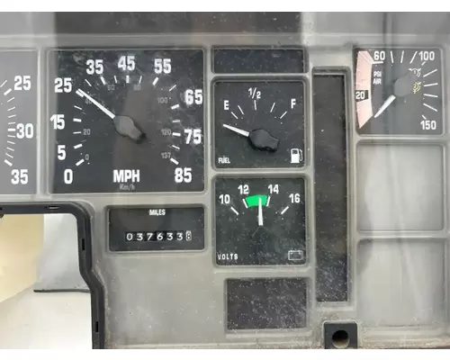 International 4900 Instrument Cluster