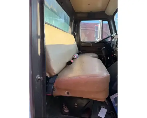 International 4900 Seat, Front
