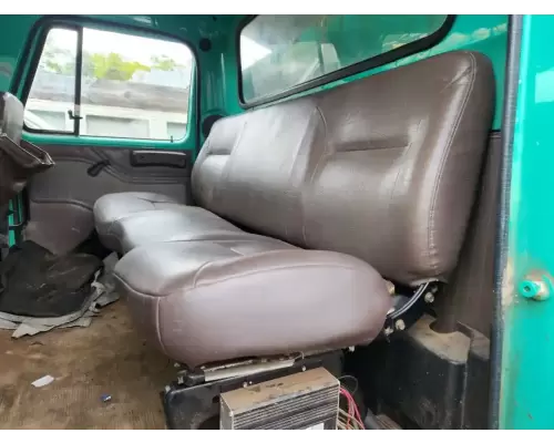 International 4900 Seat, Front