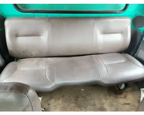 International 4900 Seat, Front