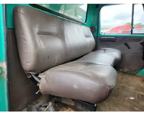 International 4900 Seat, Front