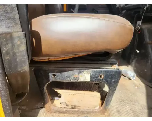 International 4900 Seat, Front