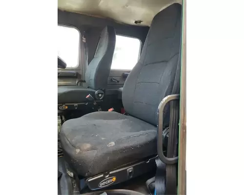 International 4900 Seat, Front