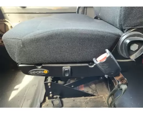 International 4900 Seat, Front