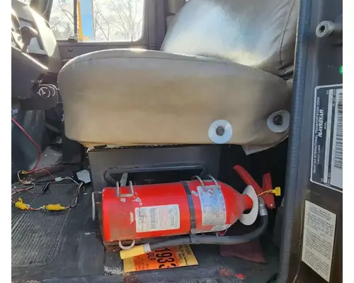International 4900 Seat, Front