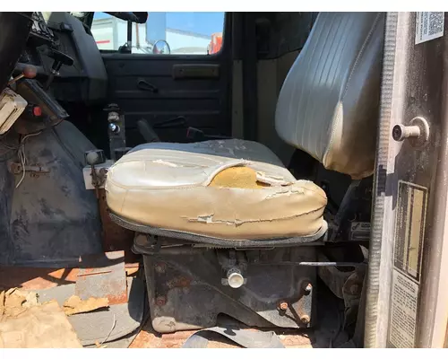 International 4900 Seat (Mech Suspension Seat)