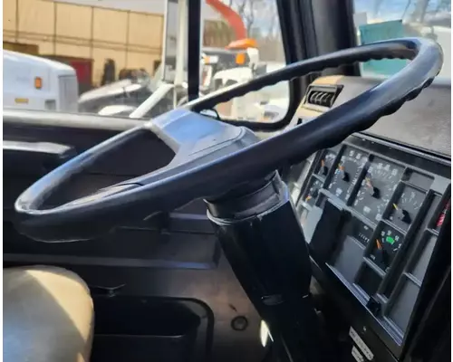International 4900 Steering Column