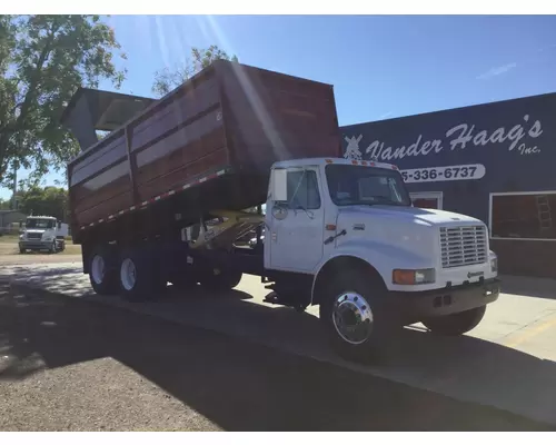 International 4900 Truck