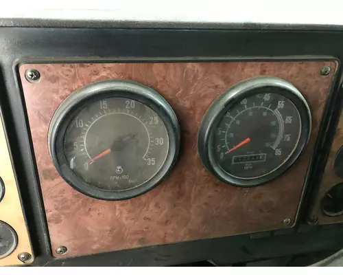 International 5000 (PAYSTAR) Instrument Cluster