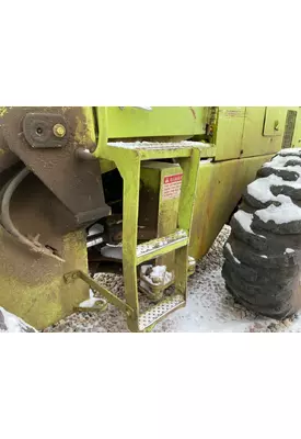 International 515 Equip Step