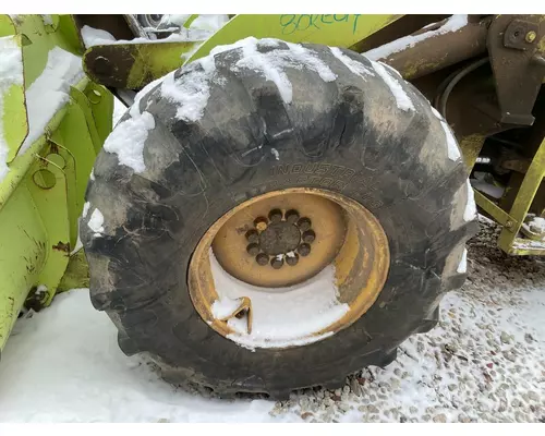 International 515 Equip Tire and Rim