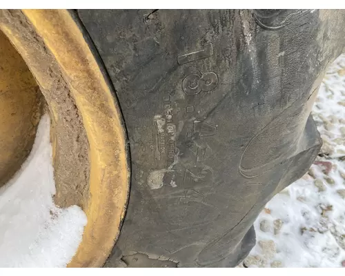 International 515 Equip Tire and Rim