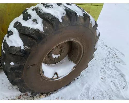 International 515 Equip Tire and Rim