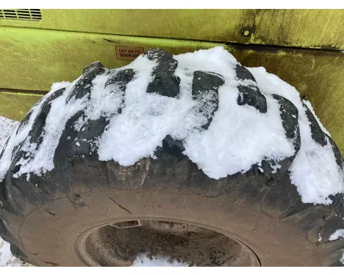 International 515 Equip Tire and Rim