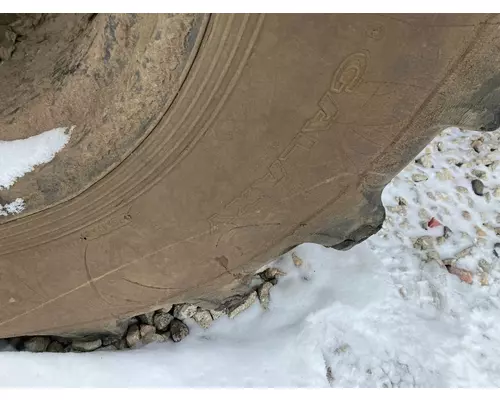 International 515 Equip Tire and Rim