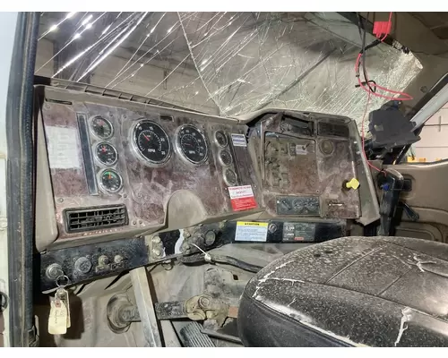 International 5500I Dash Assembly